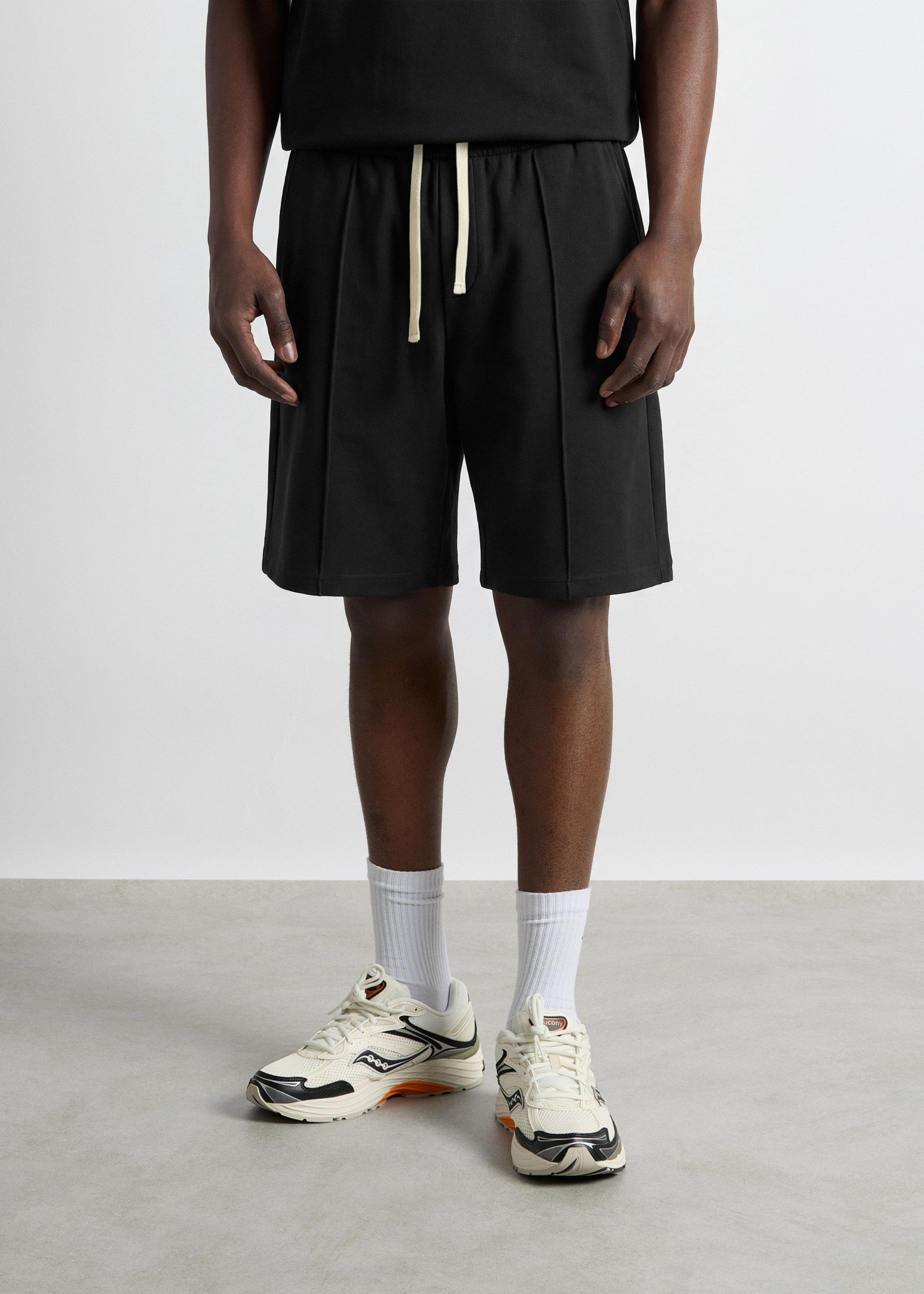 Sweatshorts with Seam