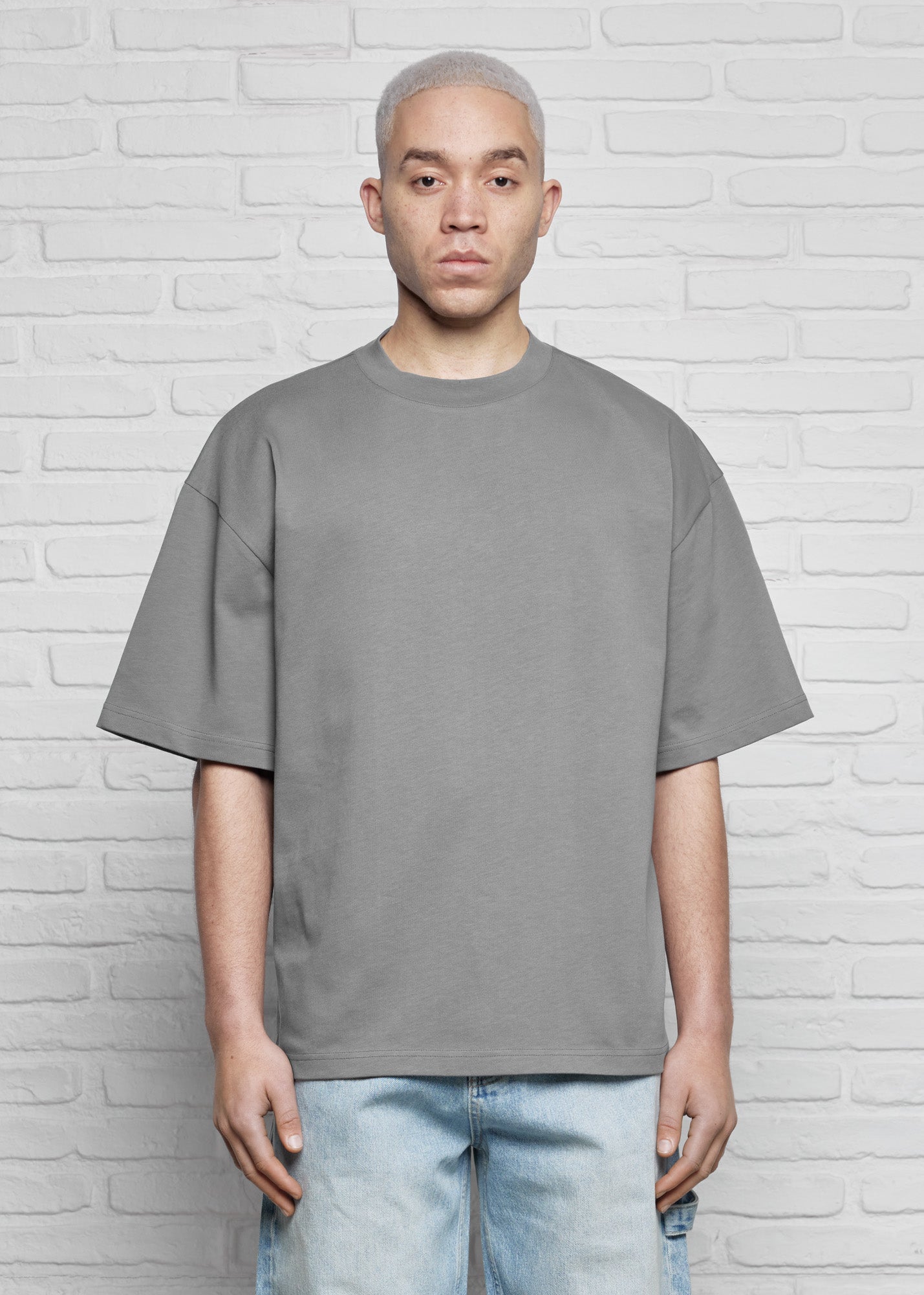 Gray basic oversized t-shirt